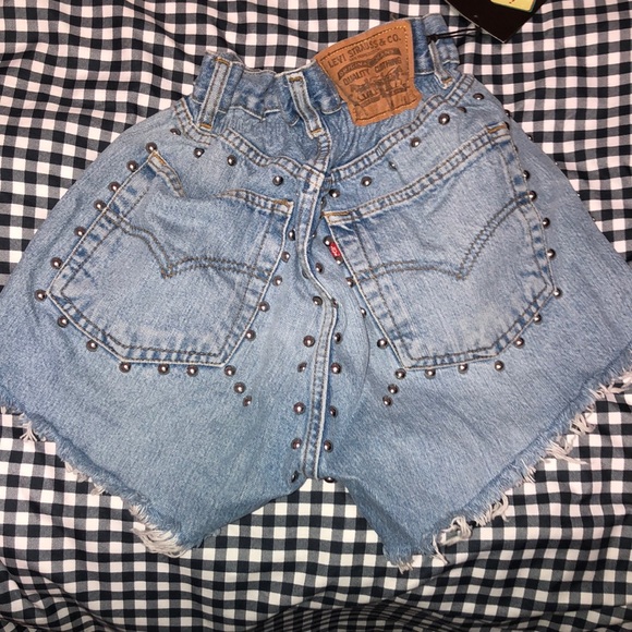 vintage levi denim shorts - Picture 2 of 2
